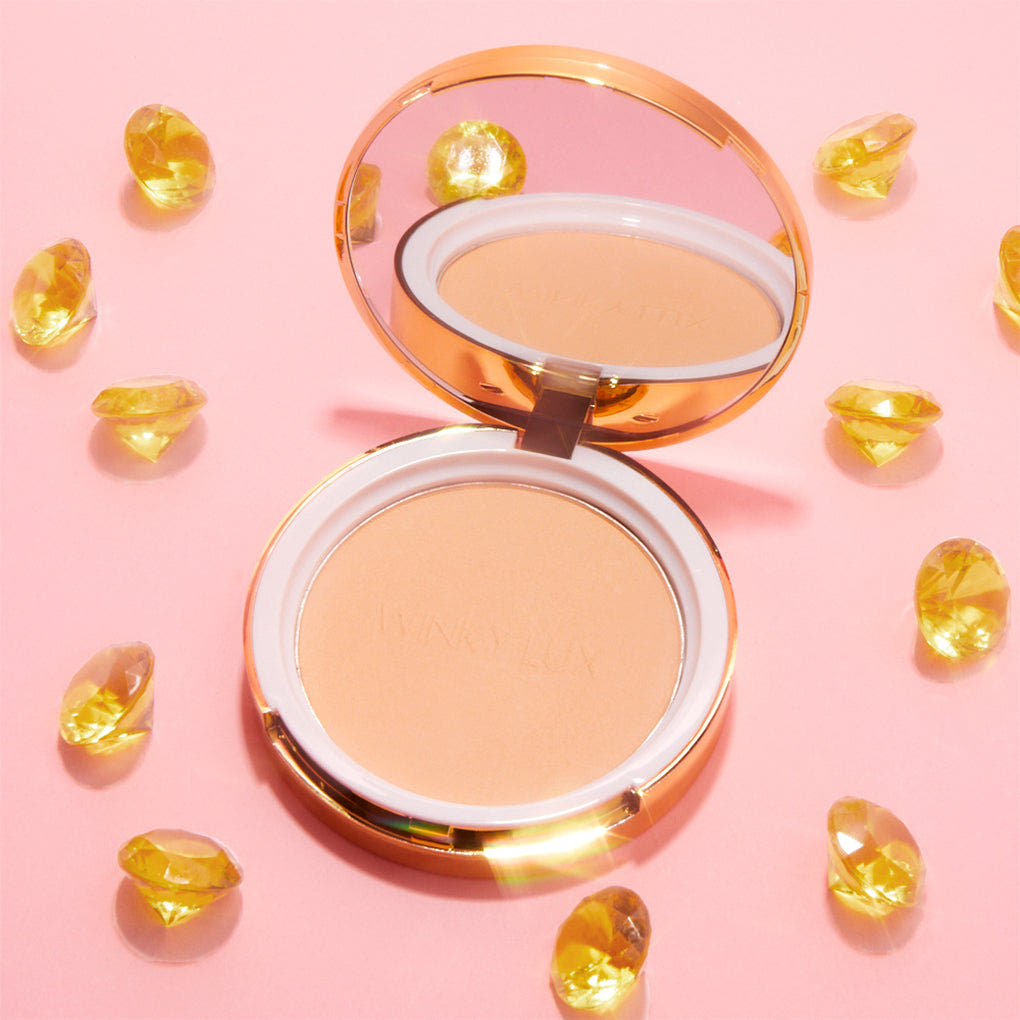Medium -- Winky Lux Foundation Diamond Powder Foundation