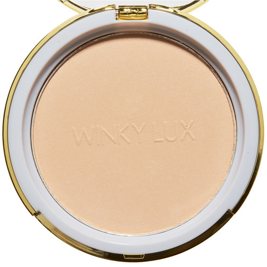 Light -- Winky Lux Foundation Diamond Powder Foundation