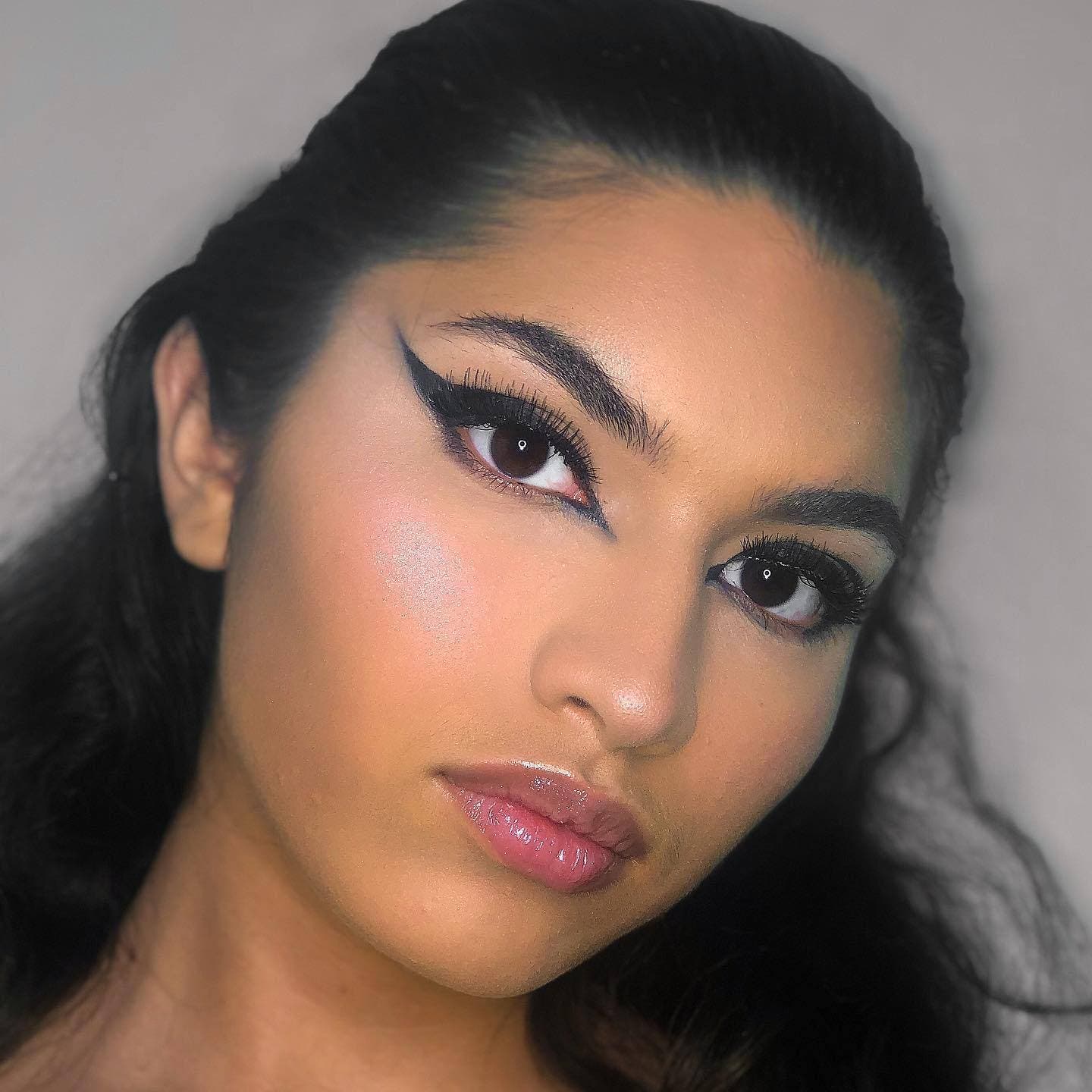 Charm -- Winky Lux Highlighter Powder Lights Highlighter